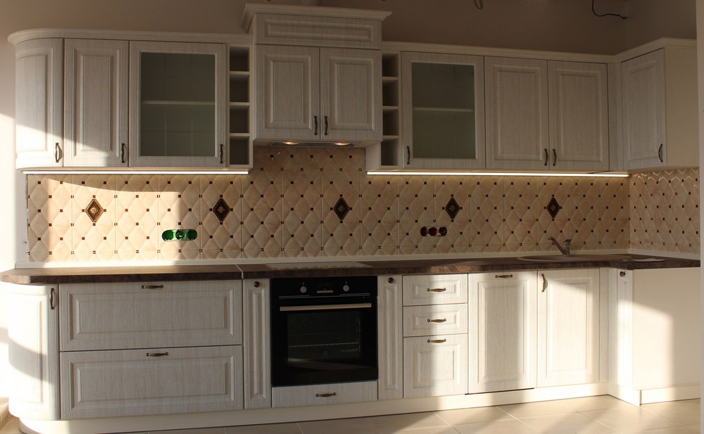 Белый кухонный гарнитур-Кухня МДФ в ПВХ «Модель 292»-фото1