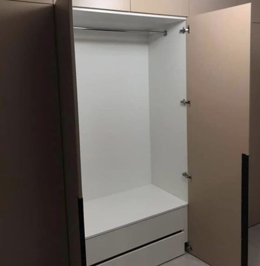 Встроенные распашные шкафы-Заказной встроенный шкаф с распашными дверями «Модель 26»-фото5